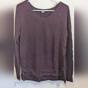Woman's Maroon Lightweight V-Neck Sweater